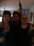Met Tante Coby"dekeukenprinses", mijn zwager Marco en de man met de fles op de achtergrond is mijn oom Dick